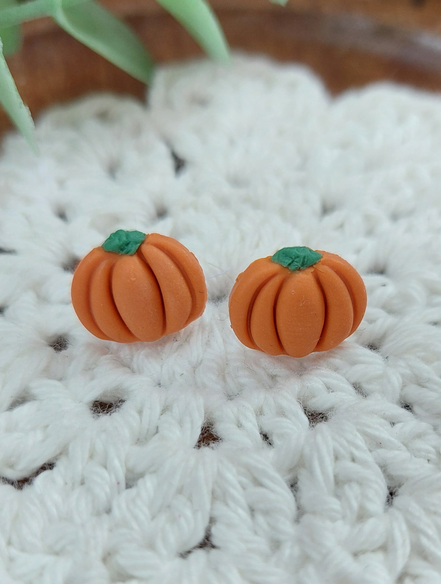 Pumpkin stud earrings