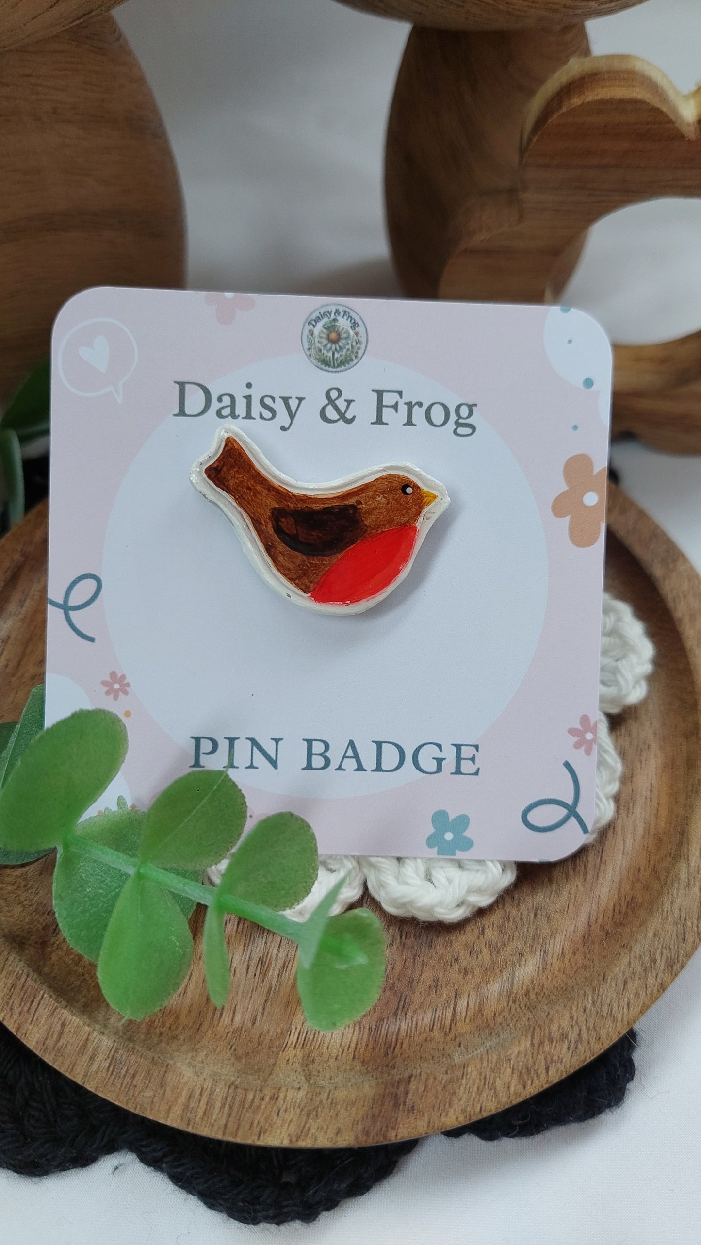 Robin brooch